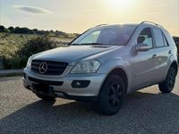 Usata Mercedes ML320 224 CV (164 kW) 2007 Grigio SUV