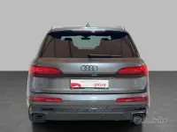 Usata Audi Q7 S-Line 286 CV (210 kW) 2025 Grigio daytona perlato SUV