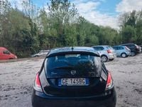Usata Lancia Ypsilon Gold 69 CV (50 kW) 2021 Blu Utilitaria