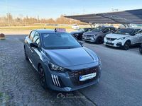 Usata Peugeot 208 Allure 101 CV (74 kW) 2025 Grigio Utilitaria