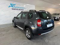Usata Dacia Duster Lauréate 105 CV (77 kW) 2014 Grigio SUV