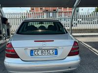 Usata Mercedes E270 177 CV (130 kW) 2003 Grigio Berlina