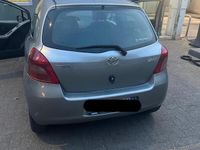 Usata Toyota Yaris 86 CV (63 kW) 2007 Grigio Utilitaria