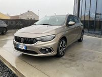 Usata Fiat Tipo Lounge 120 CV (88 kW) 2018 Oro Berlina
