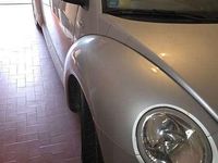 Usata VW New Beetle 101 CV (74 kW) 2002 Argento Utilitaria