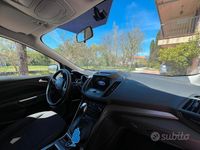 Usado Ford Kuga 120 CV (88 kW) 2019 Blanco SUV