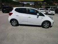 Usata Kia Venga Active 90 CV (66 kW) 2011 Bianco Utilitaria