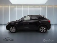 Usata VW T-Roc R-line 110 CV (80 kW) 2023 Nero SUV