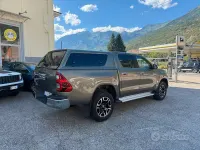 Usata Toyota HiLux Executive 150 CV (110 kW) 2024 Marrone Pick-up