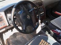 Usata Toyota Avensis 90 CV (66 kW) 2000 Grigio Station wagon