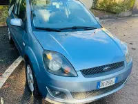 Usata Ford Fiesta 75 CV (55 kW) 2007 Bluazzurro Utilitaria