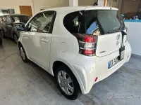 Usata Toyota iQ 68 CV (50 kW) 2009 Bianco Utilitaria