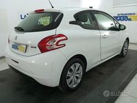 Usata Peugeot 208 Active 82 CV (60 kW) 2013 Bianco metallizzato Utilitaria