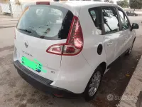 Usata Renault Scénic III 110 CV (80 kW) 2011 Bianco Monovolume