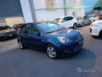 Usata Ford Fiesta Titanium 68 CV (50 kW) 2008 Grigio Berlina