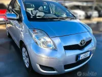 Usata Toyota Yaris Sol 90 CV (66 kW) 2009 Grigio Utilitaria