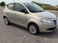 Usata Lancia Ypsilon 95 CV (69 kW) 2015 Grigio Utilitaria
