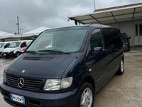 Usata Mercedes V220 122 CV (89 kW) 2000 Nero Monovolume