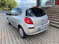 Usata Renault Clio III 75 CV (55 kW) 2009 Grigio Berlina