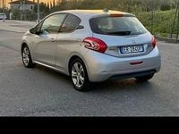 Usata Peugeot 208 Allure 120 CV (88 kW) 2013 Argento Utilitaria