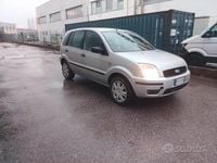 Usata Ford Fusion 68 CV (50 kW) 2008 Grigio Utilitaria