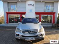 Usata Mercedes ML320 224 CV (164 kW) 2005 Grigio chiaro SUV