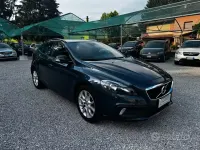 Usata Volvo V40 CC Business Edition 120 CV (88 kW) 2017 Blu Station wagon
