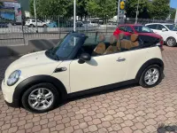 Usata Mini One Cabriolet 98 CV (72 kW) 2013 Beige Cabrio