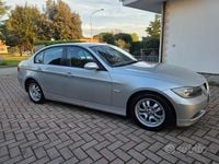 Usata BMW 318 122 CV (89 kW) 2006 Grigio Berlina