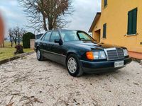 Usata Mercedes E200 105 CV (77 kW) 1991 Nero Berlina