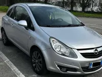 Usata Opel Corsa Club 86 CV (63 kW) 2010 Argento Utilitaria