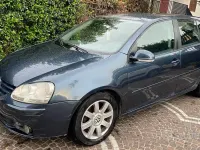 Usata VW Golf IV Sportline 140 CV (102 kW) 2004 Blu Utilitaria