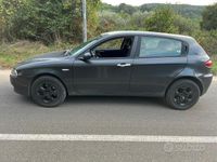 Usata Alfa Romeo 147 120 CV (88 kW) 2007 Nero Utilitaria