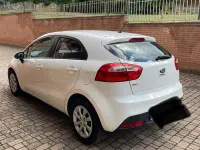 Usata Kia Rio EX 86 CV (63 kW) 2012 Bianco Berlina