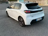 Usata Peugeot 208 101 CV (74 kW) 2020 Bianco Utilitaria