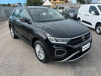 Usata VW T-Roc Life 110 CV (80 kW) 2022 Nero SUV