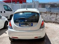 Usata Lancia Ypsilon Gold 69 CV (50 kW) 2019 Bianco Utilitaria