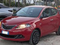Usata Lancia Ypsilon Gold 70 CV (51 kW) 2022 Rosso Utilitaria