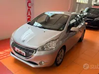 Usata Peugeot 208 Active 82 CV (60 kW) 2013 Grigio Utilitaria