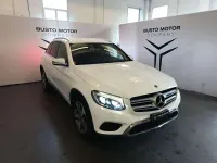 Usata Mercedes GLC250 204 CV (150 kW) 2019 Bianco perla / pastello SUV