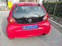 Usata Toyota Aygo 67 CV (49 kW) 2006 Rosso Utilitaria