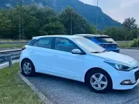 Begagnad Hyundai i20 75 HK (55 kW) 2015 Vit Sedan