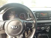 Usata Kia Rio 77 CV (56 kW) 2017 Nero Berlina