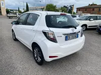 Usata Toyota Yaris Active 90 CV (66 kW) 2014 Bianco Utilitaria