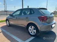 Usata VW Polo 90 CV (66 kW) 2019 Grigio Utilitaria