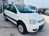 Usata Fiat Panda 4x4 Climbing 69 CV (50 kW) 2012 Bianco Utilitaria