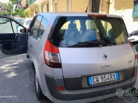 Usata Renault Scénic II 111 CV (81 kW) 2005 Grigio Monovolume