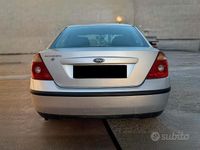 Usata Ford Mondeo 125 CV (91 kW) 2003 Grigio Berlina