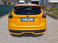 Usata Ford Focus ST 185 CV (136 kW) 2015 Giallo Berlina