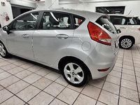 Usata Ford Fiesta Titanium 68 CV (50 kW) 2010 Grigio Utilitaria